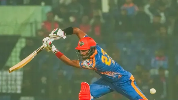 ধীরগতির শুরুর পর শেষদিকে ঝড়, নাঈমের ব্যাটেও হারল খুলনা