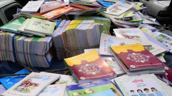 বিনামূল্যের পাঠ্যবই মিলছে বাজারে 