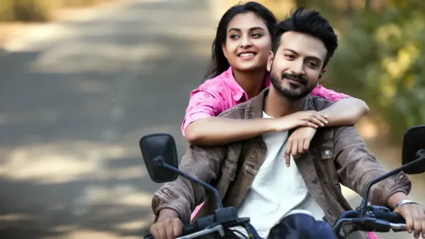 তটিনীকে ইয়াশ বললেন, ‘তোমায় পাবো কি?’