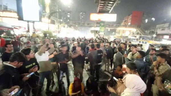 শিক্ষার্থীদের অবরোধে রাজধানীতে তীব্র যানজট