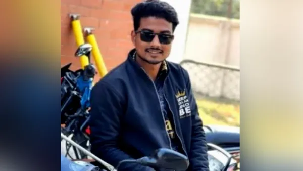 ট্রাক-মোটরসাইকেলের মুখোমুখি সংঘর্ষে যুবক নিহত