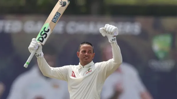 ডাবল সেঞ্চুরিতে ইতিহাসের পাতায় খাজা