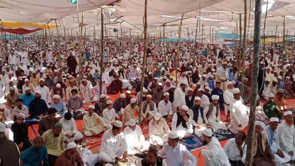 জুমার নামাজে অংশ নিতে ইজতেমা ময়দানে মুসল্লিদের ঢল