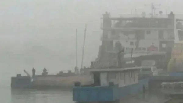 দৌলতদিয়া-পাটুরিয়া নৌরুটে ফেরি চলাচল বন্ধ