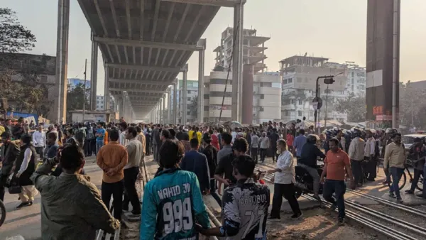 মহাখালীতে রেলপথ অবরোধ তিতুমীর শিক্ষার্থীদের 