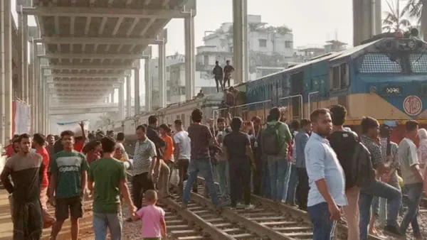 তিতুমীর শিক্ষার্থীদের অবরোধ, যেসব ট্রেন ছাড়তে বিলম্ব হতে পারে