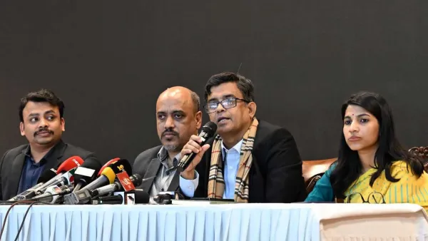 যারা আওয়ামী লীগের লিফলেট বিতরণ করবে তাদের গ্রেপ্তার করা হবে