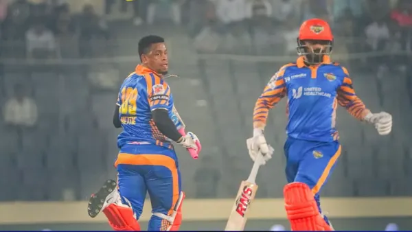 হেটমায়ারের দানবীয় ব্যাটিংয়ে খুলনার লড়াইয়ের পুঁজি