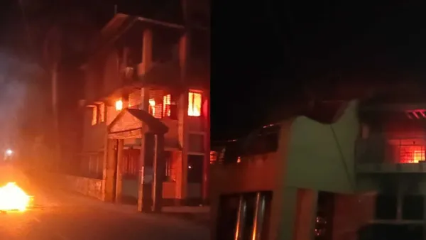 পিরোজপুরে সাবেক এমপি ও মেয়রের বাড়িতে আগুন