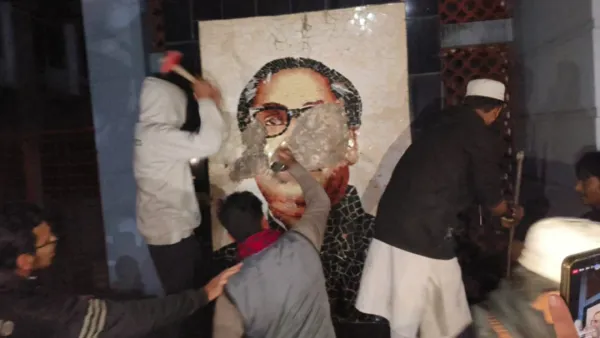 সুনামগঞ্জে বঙ্গবন্ধুর ম্যুরাল ও ডংকা শাহ্ মাজার ভাঙচুর