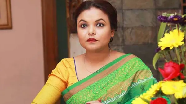 অভিনেত্রী শাওনকে নেওয়া হয়েছে ডিবি কার্যালয়ে