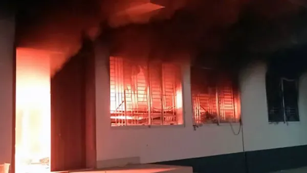 সাবেক মন্ত্রী শ ম রেজাউলের বাড়িতে ভাঙচুর ও আগুন