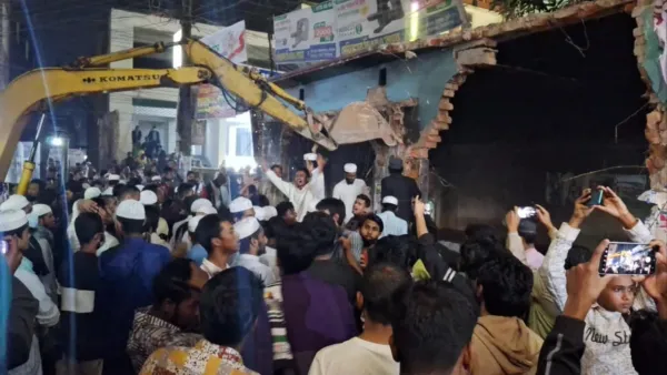 সাবেক রাষ্ট্রপতি হামিদের বাড়িতে ভাঙচুর