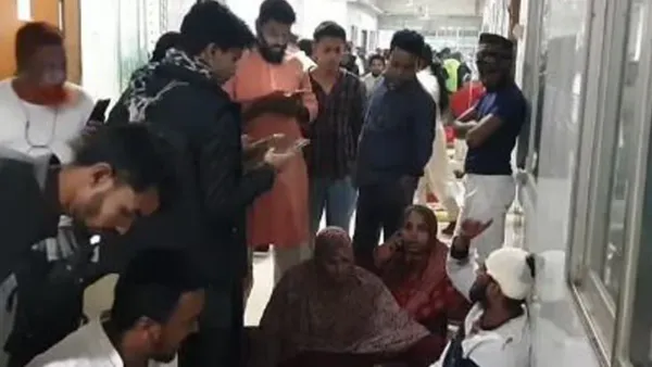 সাবেক মন্ত্রী মোজাম্মেল হকের বাড়িতে ভাঙচুর, আহত ১৫