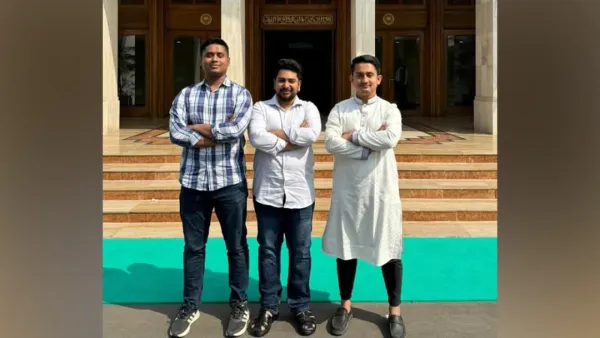 হাসনাত-নাহিদের সঙ্গে ছবি প্রকাশ করে যে বার্তা দিলেন সারজিস