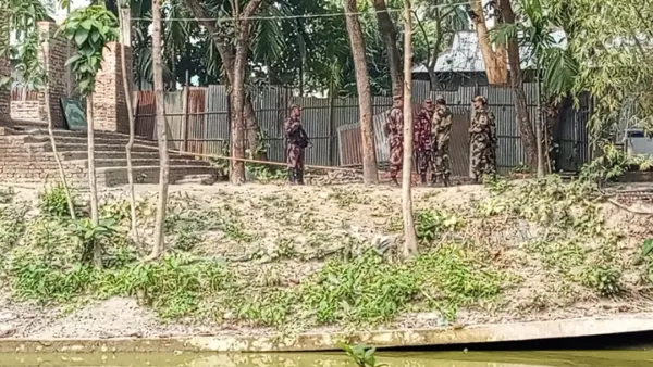 ভুরুঙ্গামারী সীমান্তের শূন্যরেখায় বিএসএফের সিসি ক্যামেরা