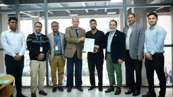 সাউথইস্ট ইউনিভার্সিটিতে ভর্তি হয়ে ‘গর্বিত’ মিরাজ