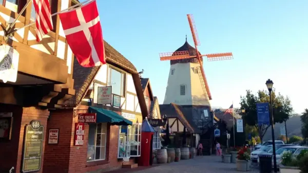 এবার যুক্তরাষ্ট্র থেকে ক্যালিফোর্নিয়া কিনে নেওয়ার আহ্বান 