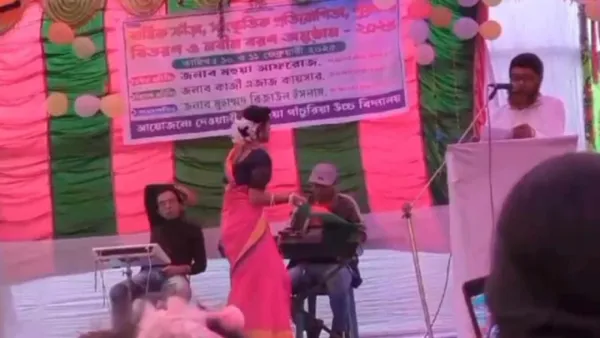 ‘জয় বাংলা বাংলার জয়’ গানের সঙ্গে স্কুলছাত্রীর নৃত্য, প্রধান শিক্ষককে শোকজ