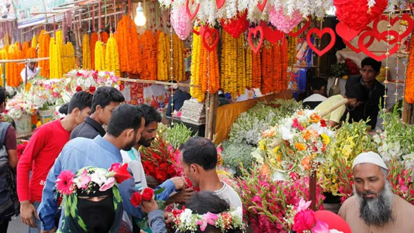 ফেব্রুয়ারিতেও ম্লান ফুলের বাণিজ্য