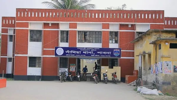 সাঁথিয়ায় অটোরিকশা চালকের ভাসমান মরদেহ উদ্ধার