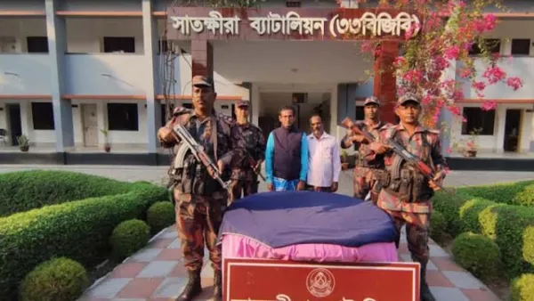    সাতক্ষীরায় ২ ভারতীয় নাগরিকসহ চারজন আটক