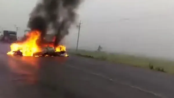 ঢাকা-সিলেট মহাসড়কে প্রাইভেটকারে রহস্যজনক আগুন