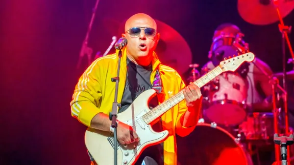 দেশে আসছেন পাকিস্তানি গায়ক আলী আজমত