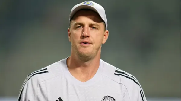 বাবার মৃত্যুতে দেশে ফিরেছেন ভারতীয় বোলিং কোচ