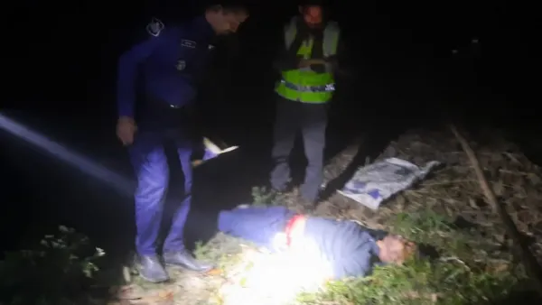 ঝিনাইদহে প্রকাশ্যে ৩ জনকে গুলি করে হত্যা