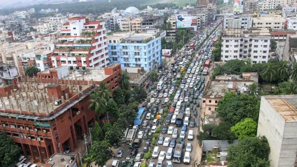 বিশ্বে দূষিত শহরের তালিকায় শীর্ষে ঢাকা