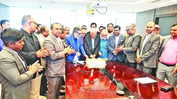 সমৃদ্ধ দেশ গড়তে তরুণদের পরিচালনায় আসতে হবে