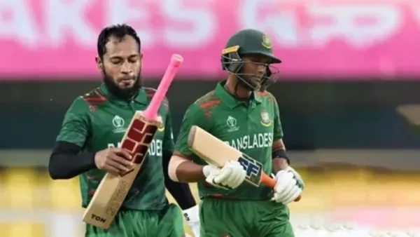 মুশফিক-মাহমুদউল্লাহর সমালোচনায় দিনেশ কার্তিক