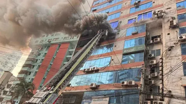 পল্টনের জামান টাওয়ারে আগুন