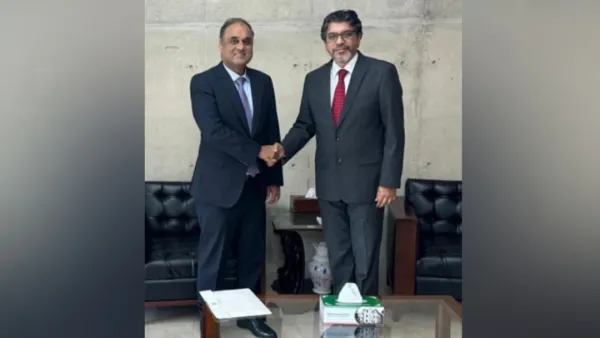 পাকিস্তানের উপপ্রধানমন্ত্রীর সফর নিয়ে আলোচনা করতে ঢাকায় দেশটির কর্মকর্তা   