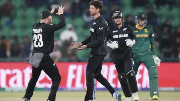দক্ষিণ আফ্রিকাকে হারিয়ে ফাইনালে ভারতের সামনে নিউজিল্যান্ড