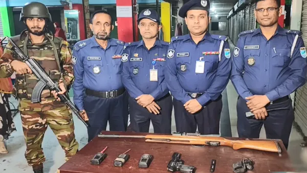 যৌথ বাহিনীর অভিযানে অস্ত্র ও মাদকসহ সামরিক সরঞ্জাম উদ্ধার