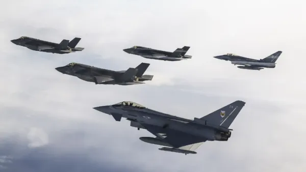 যুদ্ধবিমানের মহড়া থেকে আবাসিক এলাকায় পড়ল বোমা, আহত ৪