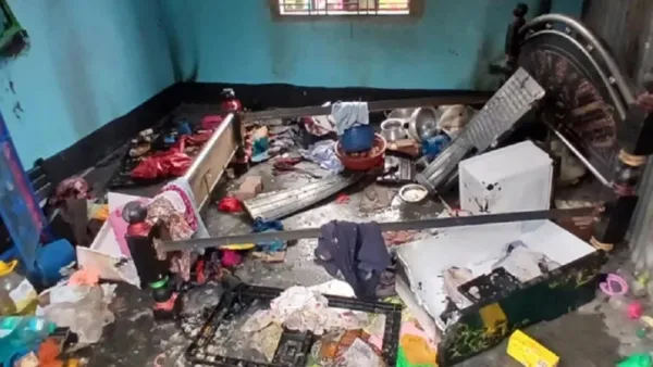 ভোররাতে গ্যাস লিকেজ থেকে বিস্ফোরণ, এক পরিবারের দগ্ধ ৬ 