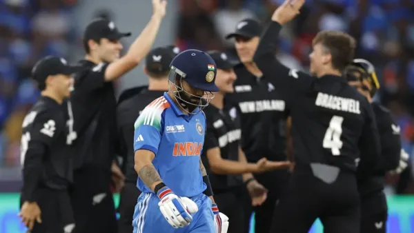 গিল-কোহলি-রোহিতকে ফিরিয়ে ম্যাচে ফিরল নিউজিল্যান্ড