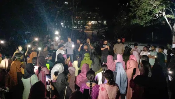 সারাদেশে ধর্ষণ ও নিপীড়নের বিচারের দাবিতে কুবিতে বিক্ষোভ মিছিল 