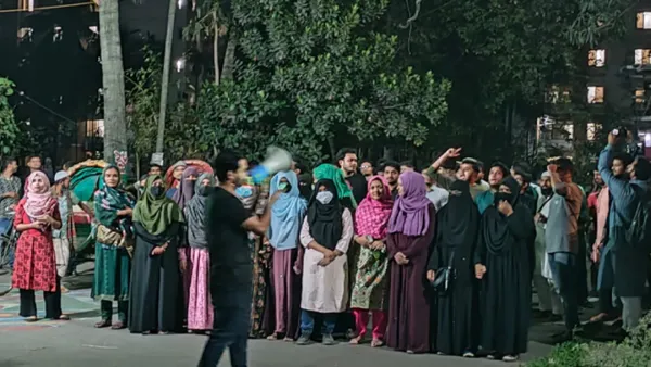 শেকৃবিতে ধর্ষণের বিরুদ্ধে শিক্ষার্থীদের বিক্ষোভ মিছিল