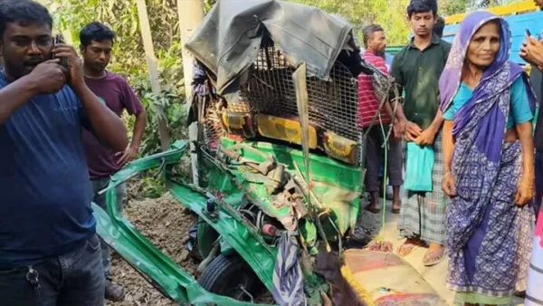 কালিয়াকৈরে ট্রাক-অটোরিকশা সংঘর্ষ, নিহত ৩