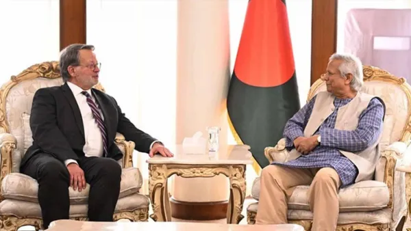 সংখ্যালঘুদের ওপর হামলা ধর্মীয় নয়, রাজনৈতিক: প্রধান উপদেষ্টা