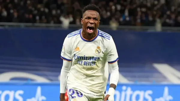 ভিনিসিয়াসকে বিলিয়ন ইউরোতে নিতে চায় সৌদি প্রো লিগ