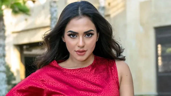 ‘শেখ হাসিনা’র চরিত্র নিয়ে মুখ খুললেন ফারিয়া