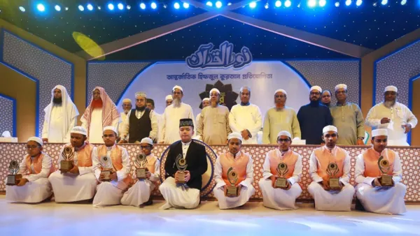 বিশ্বসেরা হাফেজ ইন্দোনেশিয়ার জাকি, দেশসেরা নেত্রকোনার ইরশাদুল