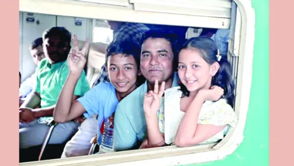 ঈদযাত্রায়ও আসন খালি লঞ্চে ভিড় বেড়েছে ট্রেনে