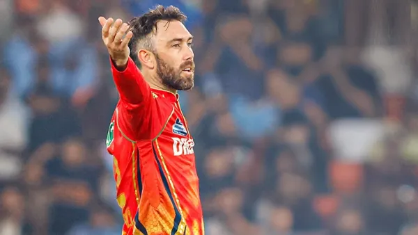 রোহিতের লজ্জা এখন ম্যাক্সওয়েলের ঘাড়ে