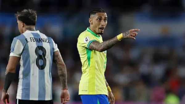 রাফিনিয়াকে কথা কম বলতে বললেন ওতামেন্দি, ক্ষমা করলেন স্কালোনি